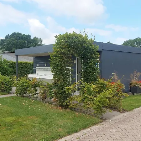 Camping Recreatie Aan De Vecht, Hooibergje 3, Weesp